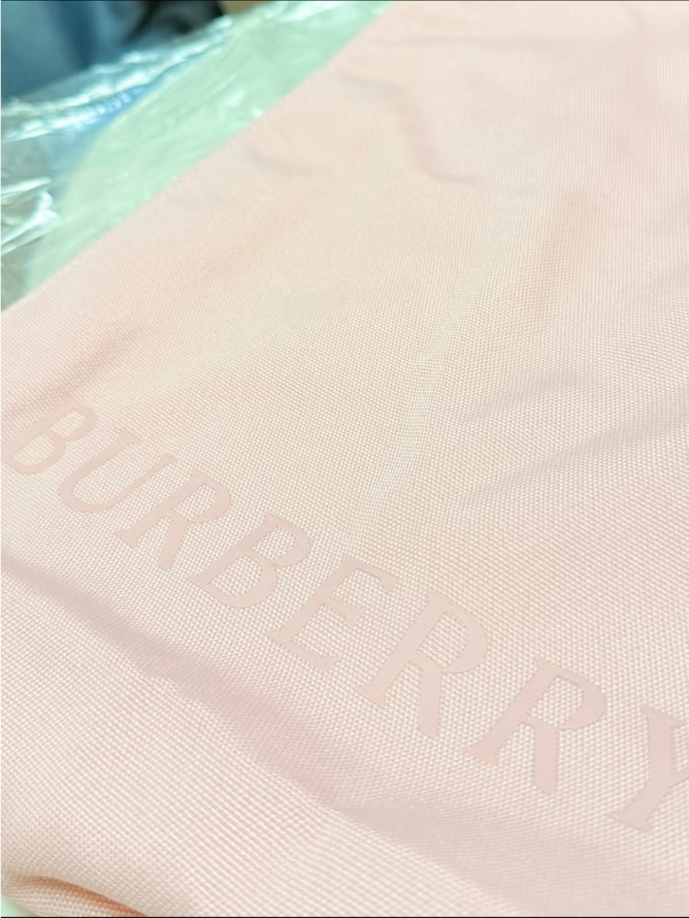 Burberry perfume gift set - Picture 9 of 12
